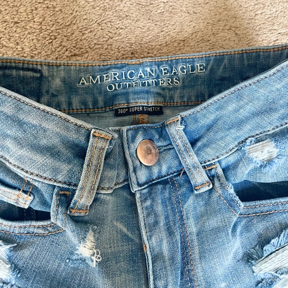American Eagle High-Waisted Denim Shorts - Picture 4 of 4